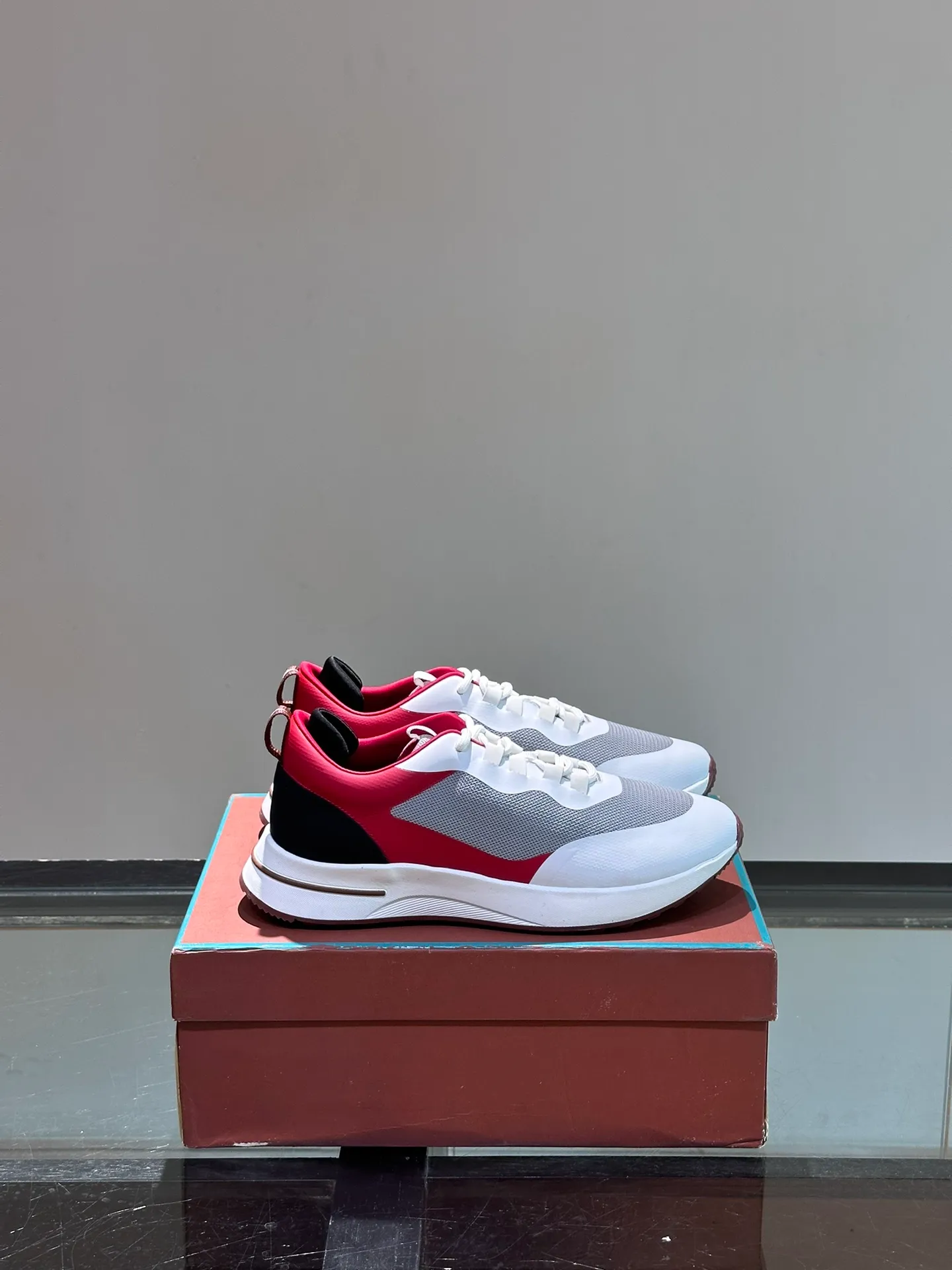 Factory price: 540💰Loro men's shoes💰iana niche Loro classic jogging shoes, men's lace-up casual shoes and sneakers, high-quality lightweight and comfortable fabrics, suitable for outdoor leisure, the color scheme is young and energetic, and it looks great with sportswear or casual suits! Size: 39-45 (46 customized)
